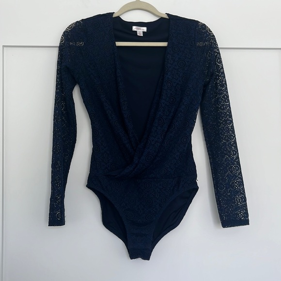 DONATED - Picture 1 of 9